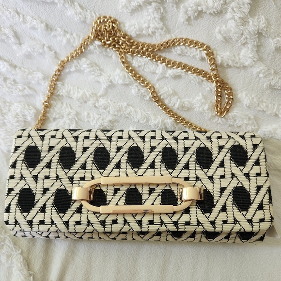 NWT Sindra Robert's Convertible Weave Pattern Clutch. Beautiful with chain strap - Picture 1 of 8